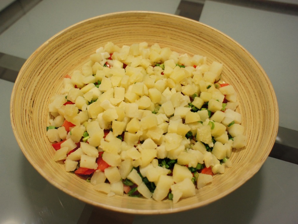 Cách làm salad Nga vị dứa tuyệt thơm - 3