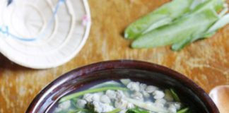 Hướng dẫn nấu canh hến rau muống - 1