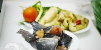 Canh chua cá trê chua ngon chuẩn vị ngày mưa gió-1