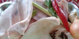 Tai-heo-sốt-xì-dầu-giòn-ngon-ăn-hoài-không-chán-1