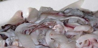 Hướng dẫn làm món canh mực nấu dứa - 1