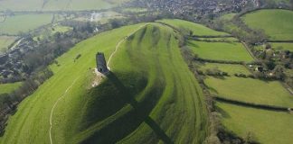 Huyen bi ngon doi than thoai Glastonbury Tor