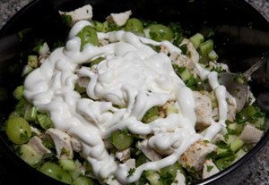 Cách làm salad nho thịt gà chống ngán cho bữa cơm Tết - 10