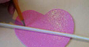 Cách làm thiệp trái tim mũi tên thần Cupid cho Valentine - 1