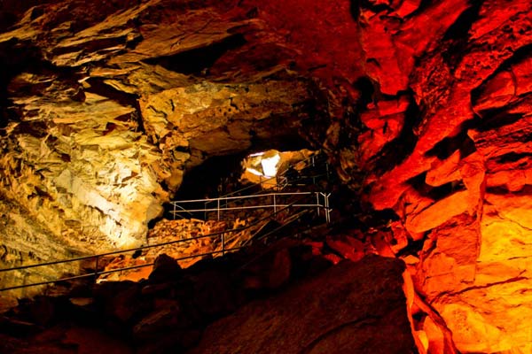 Khám phá 23 hang động kỳ vĩ nhất hành tinh (P.2)