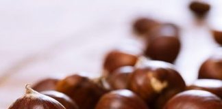 Cách rang hạt dẻ to thơm ngon và ngậy hơn cả ngoài hàng