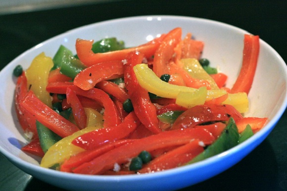 Salad ớt chuông nướng thơm ngọt lạ thường