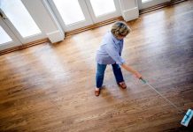 Bí kíp bảo quản sàn gỗ luôn mới đẹp - 1