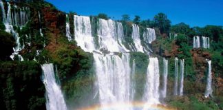 Khám phá thác nước hùng vĩ nhất Nam Mỹ  - 1