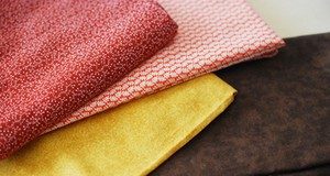 Khéo tay may gối hình lá đỏ ngày thu 