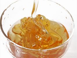 Hỗn hợp chanh, đường, mật ong và cà bát giúp tẩy lông