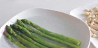 Giòn ngon thịt cuộn măng tây mừng Tết dương lịch về - 2