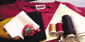 F5 áo nỉ cũ thành trang phục Halloween chất đừng hỏi