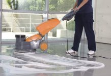 Làm sạch sàn gạch hiệu quả 1