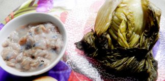 Dưa chua xào nghêu dễ ăn cho bữa cơm sau Tết - 1