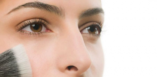 Chọn đồ trang điểm cần thiết