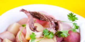  Ngọt ngon với canh tim hầm củ cải đỏ khoai tây - 1