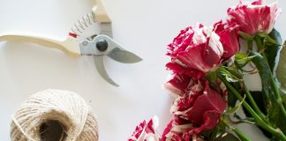 Tự tay làm dải hoa dây trang trí cực đơn giản