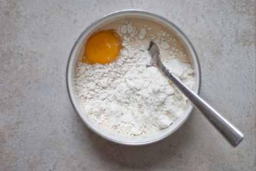 Cách làm trứng cuộn thịt gà ấm nóng ngày đông  - 11