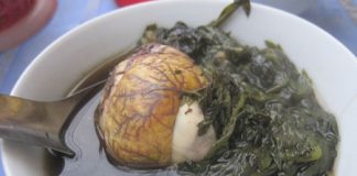 Trứng vịt lộn hầm ngải cứu ngon không cưỡng nổi 1