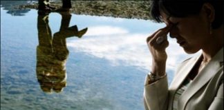 Vợ cả đến nhà nhân tình gọi chồng về ăn cơm!