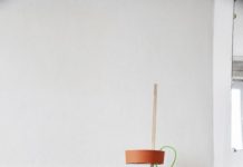 Không gian sống lạ và độc với đèn kết hợp chậu cây - 1