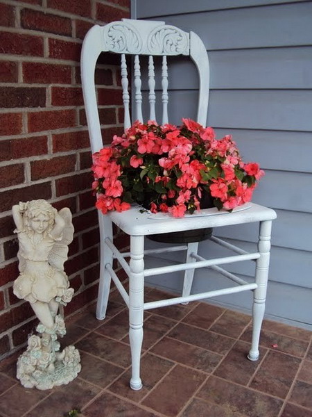 Biến ghế cũ thành bồn hoa rực rỡ | ảnh 20