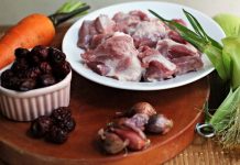 Bổ dưỡng với món sườn non hầm táo đỏ thơm ngon hấp dẫn - 1