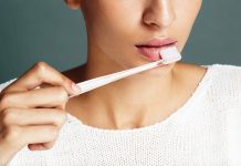 Cách chữa môi thâm trở nên hồng hào, môi nào cũng xinh 4 cách chữa môi thâm trở nên hồng hào, quyến rũ 1