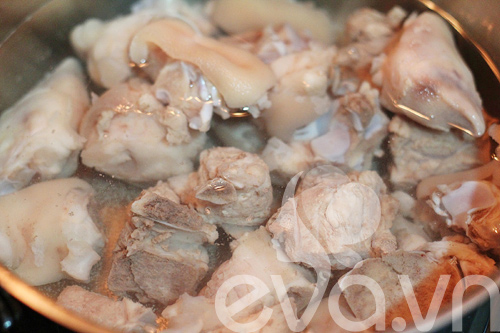 Cách nấu canh măng lưỡi lợn cho mâm cơm Tết thêm ngon - 7