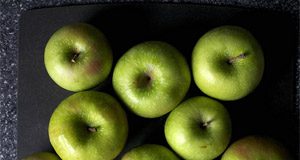 Hướng dẫn làm món bánh táo chiên giòn - 1