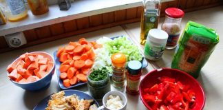 Cách nấu súp gà khai vị cho bữa tối Giáng sinh - 1