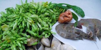 Hướng dẫn chế biến món hoa thiên lý xào hải sản - 1