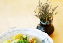 Canh ngao nấu dọc mùng thanh mát cho ngày nắng lên Canh ngao nấu dọc mùng thanh mát cho ngày nắng lên 1