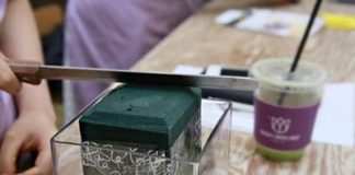 Cách cắm hoa ngày Tết với cát màu làm quà tặng dịp Tết - 1