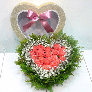 Cắm hoa lãng mạn với bó hoa hồng trái tim - 3
