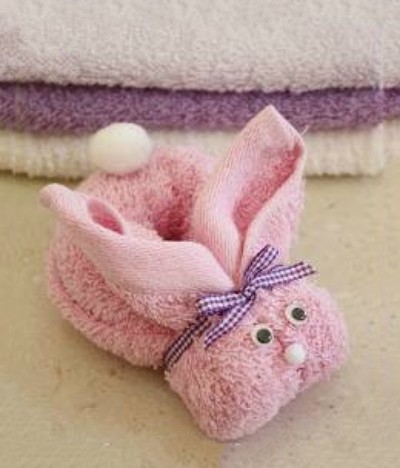 cách làm thỏ bông đáng yêu cho bé từ chiếc khăn mặt5