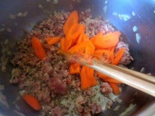 Hướng dẫn làm món thịt băm xào đậu - 5