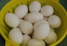 Học cách làm trứng vịt muối tại nhà cực dễ và ngon Học cách làm trứng vịt muối tại nhà cực dễ và ngon - 1