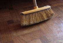 Cách bảo quản sàn gỗ tự nhiên luôn như mới - 1