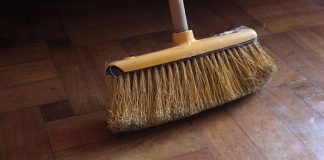 Cách bảo quản sàn gỗ tự nhiên luôn như mới - 1