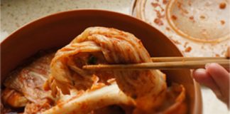 Bắp viên kim chi giòn tan hấp dẫn theo kiểu takoyaki 1