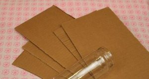 Cách làm lọ hoa từ giấy bìa - 1