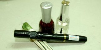 Cách vẽ chú bọ rùa “đậu” trên móng tay xinh - 1