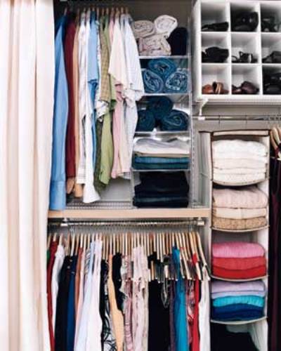 Cách sắp xếp tủ quần áo ngăn nắp, gọn gàng đến khó tin 11