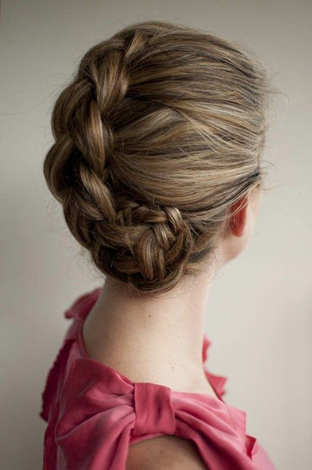 Những lọn tóc uốn quăn nhẹ nhàng thanh nhã cho cô dâu - 11