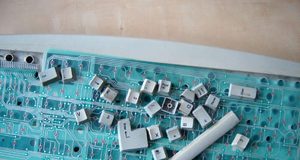 Hướng dẫn tút lại bàn phím máy tính thành đèn ngủ độc đáo - 1