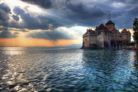 Những tòa lâu đài 'hút' khách nhất thế giới - 5