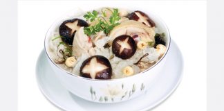 Vào bếp nấu canh gà nấm tuyết bổ dưỡng