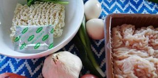 Chả gà chiên thập cẩm ngon mê cho bữa trưa ngày mát